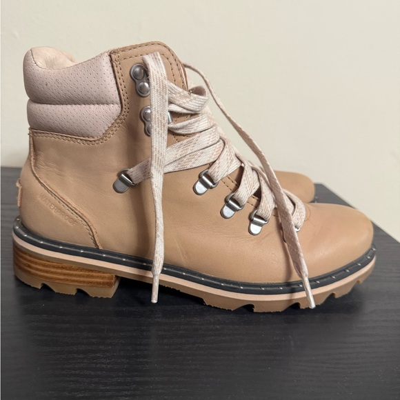 Sorel Leather Honest Beige Lenox Hiker Tie Up Ankle Shoes Boots Women’s Size 10 - Picture 3 of 8